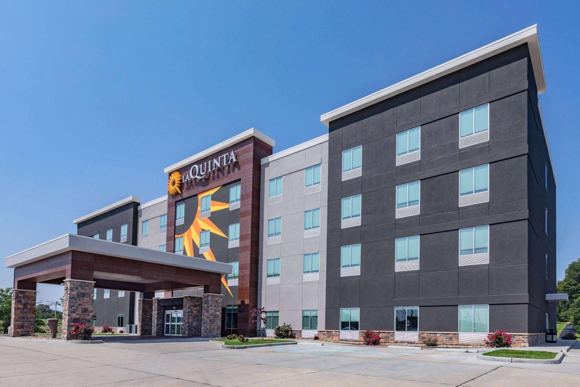La Quinta Inn & Suites By Wyndham Jackson-Cape Girardeau Exterior photo