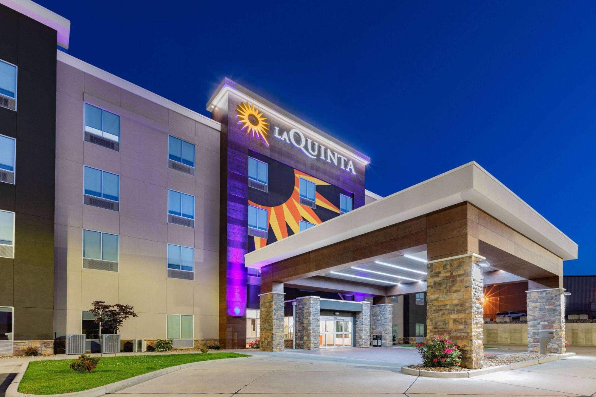 La Quinta Inn & Suites By Wyndham Jackson-Cape Girardeau Exterior photo